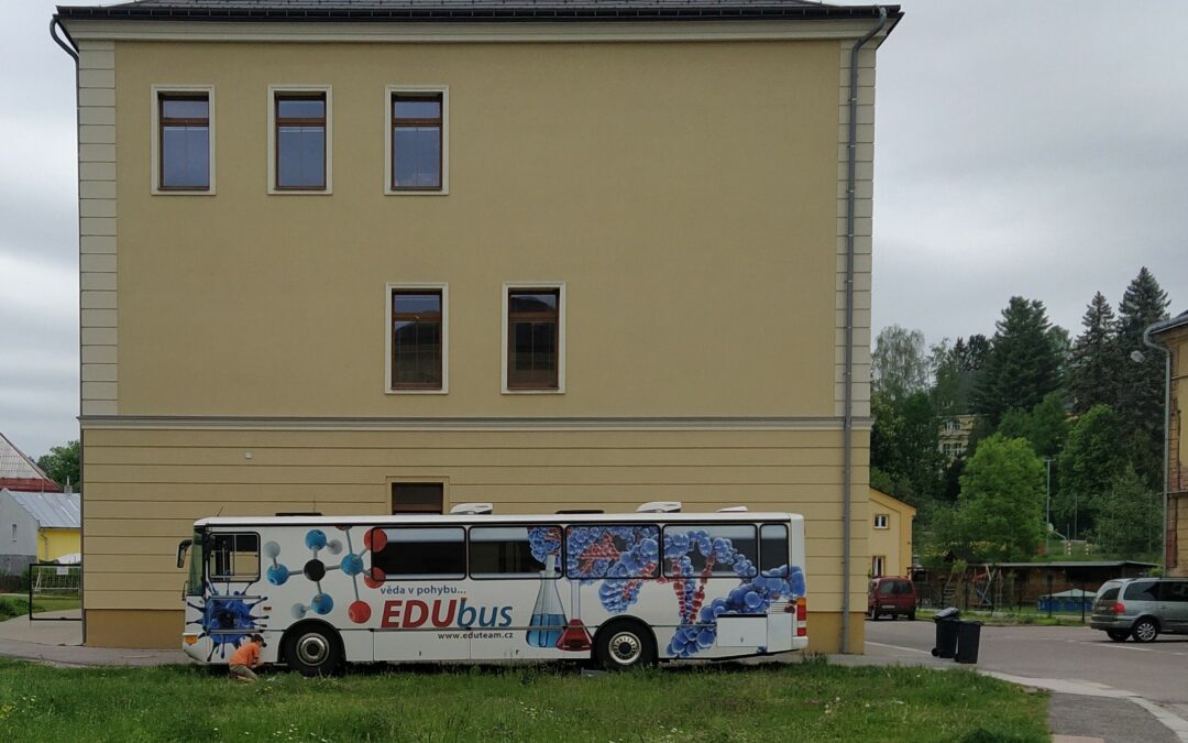 EDUbus v Hostinném